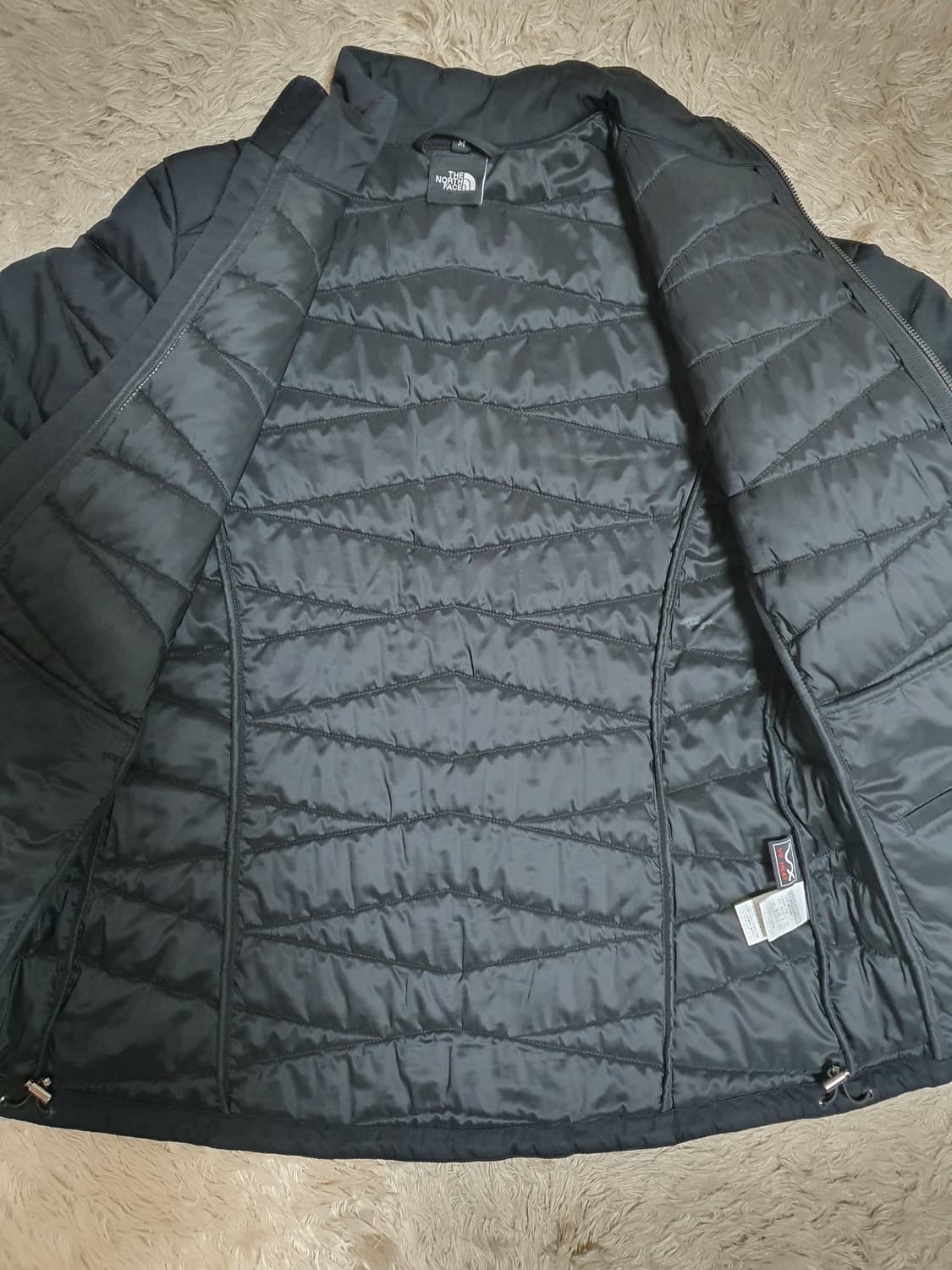 노스페이스 경량패딩 상태좋고 깨끗해요 사이즈 90 상품이미지4