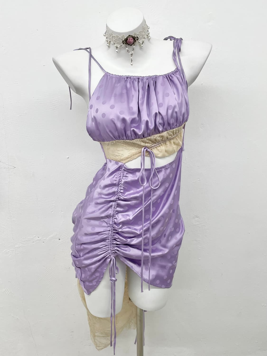 도트 셔링 새틴 레이스 원피스 상품이미지1