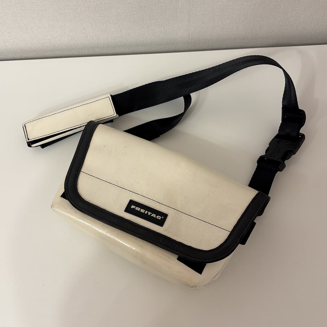 프라이탁 제이미 화이트 상품이미지2