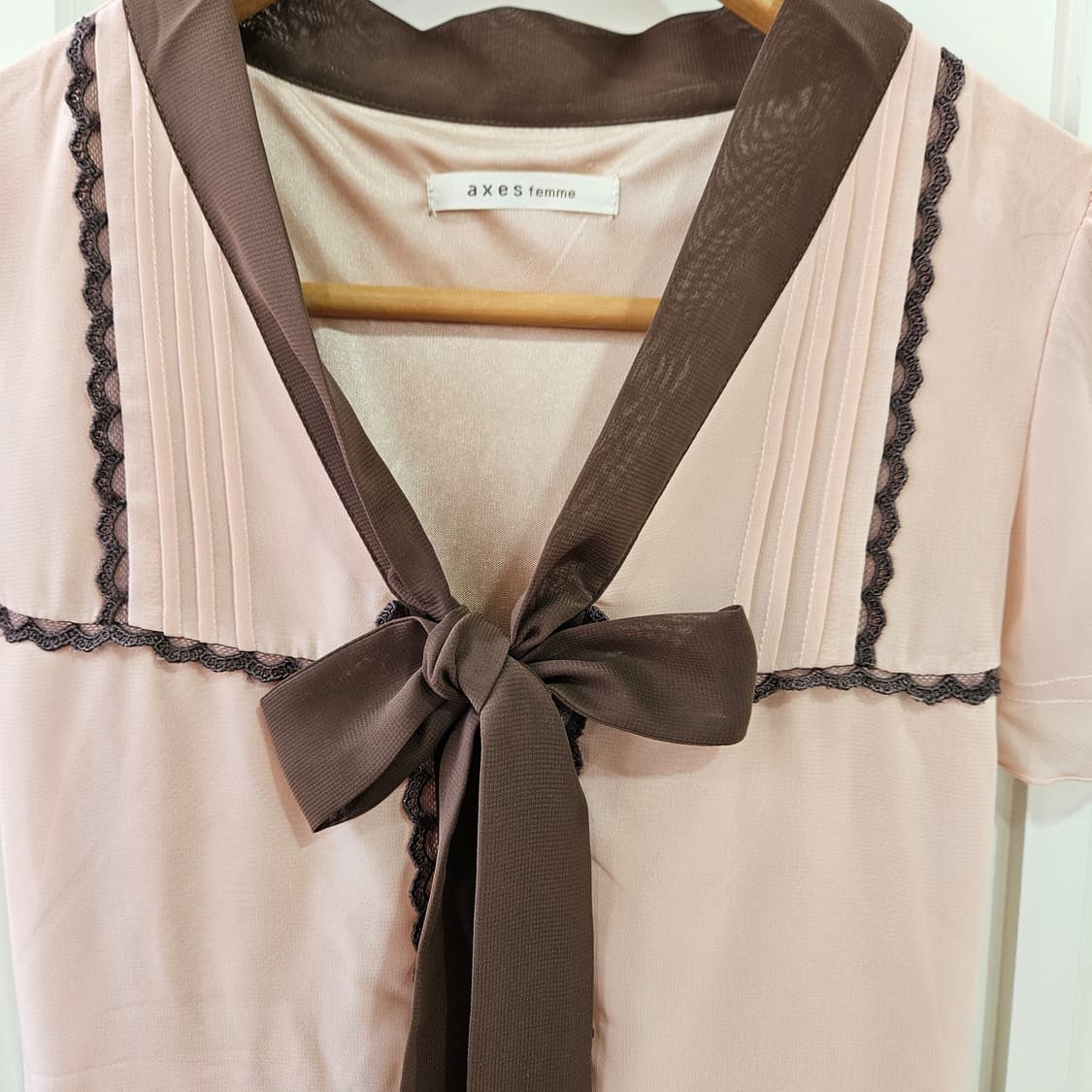 엑시즈팜 (axes femme) 초콜릿무드 리본 프린트 원피스 상품이미지4