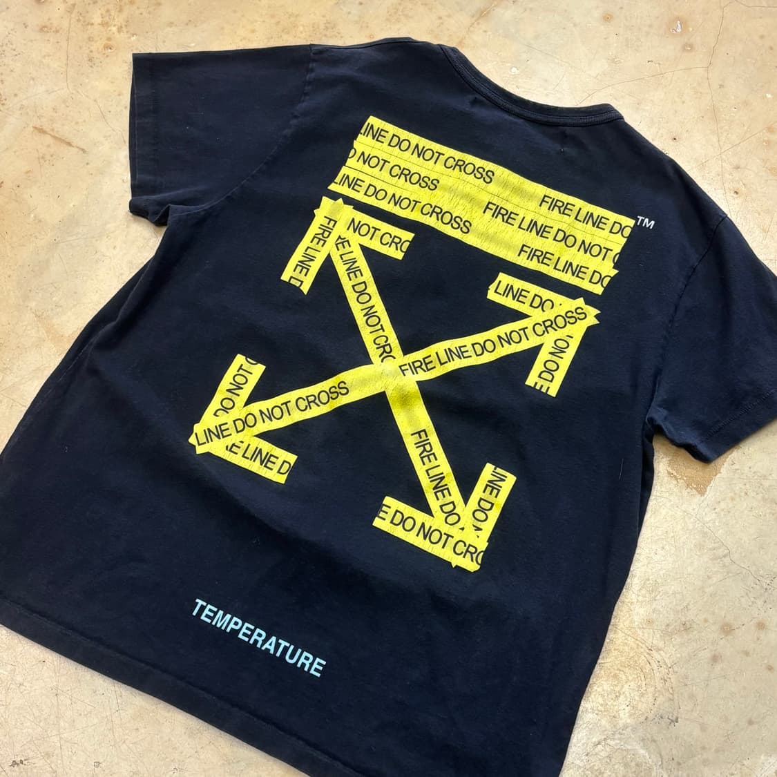 M 오프화이트 블랙 반팔티셔츠 상품이미지1