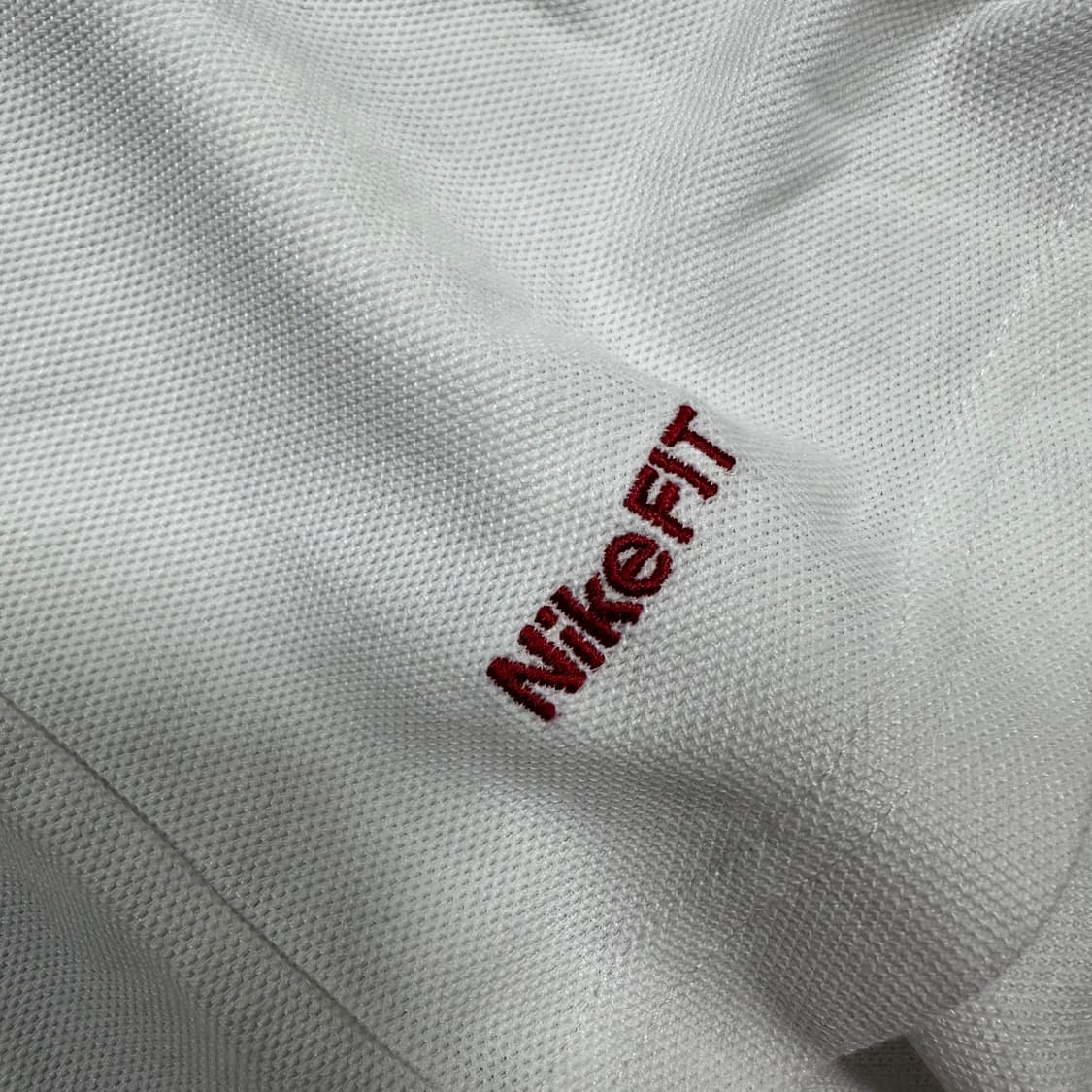 ✨ (바배) 나이키 레드 스우시 기본 카라 반팔티  상품이미지3