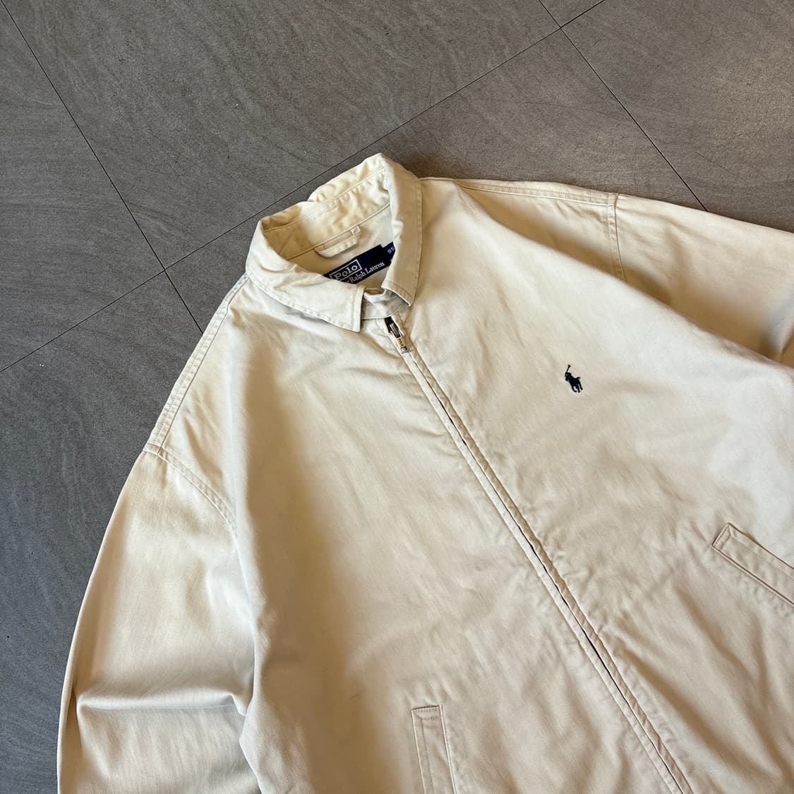 폴로 국내 두산 연 베이지 스윙톱 자켓 상품이미지2