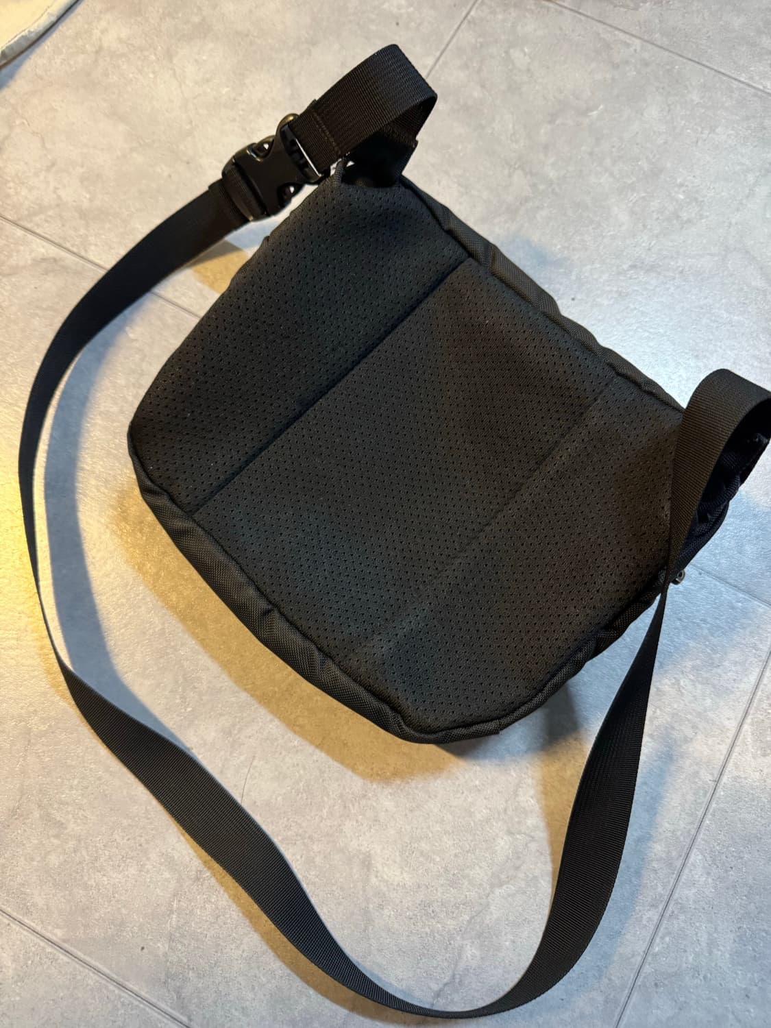 아크테릭스 크로스백 상품이미지2