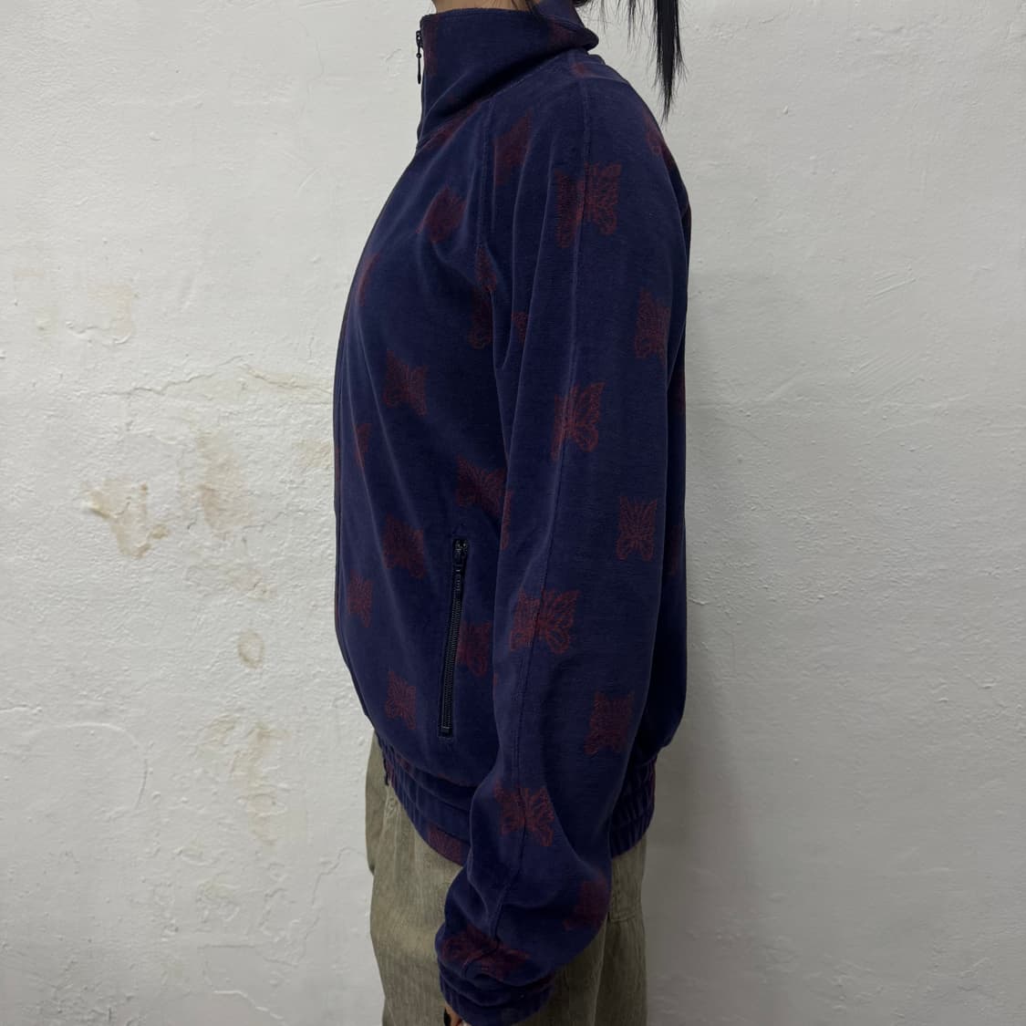 니들스(NEEDLES) 퍼플레드 파피용 풀 패턴 벨루어 트랙탑 자켓 상품이미지2