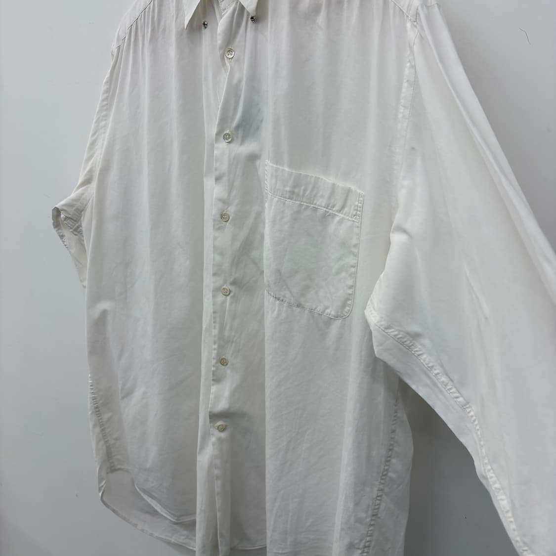 알마니 화이트 반팔 남방 셔츠 남성 L 상품이미지4