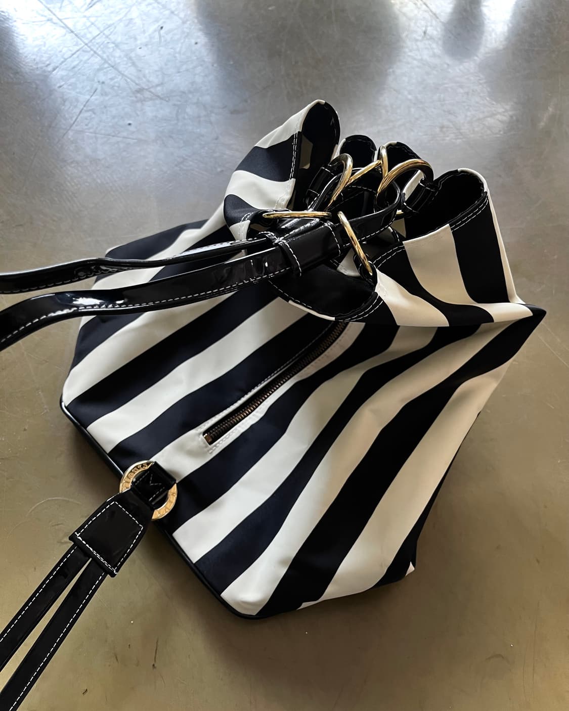 ViVi fleurs Stripe Bucket Duffle Bag 상품이미지7