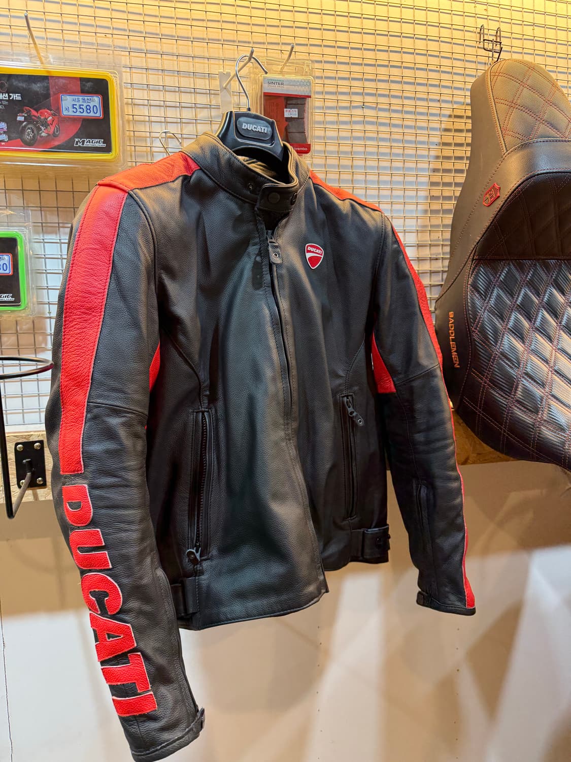 두카티 다이네즈 c4 가죽자켓 판매합니다 상품이미지1