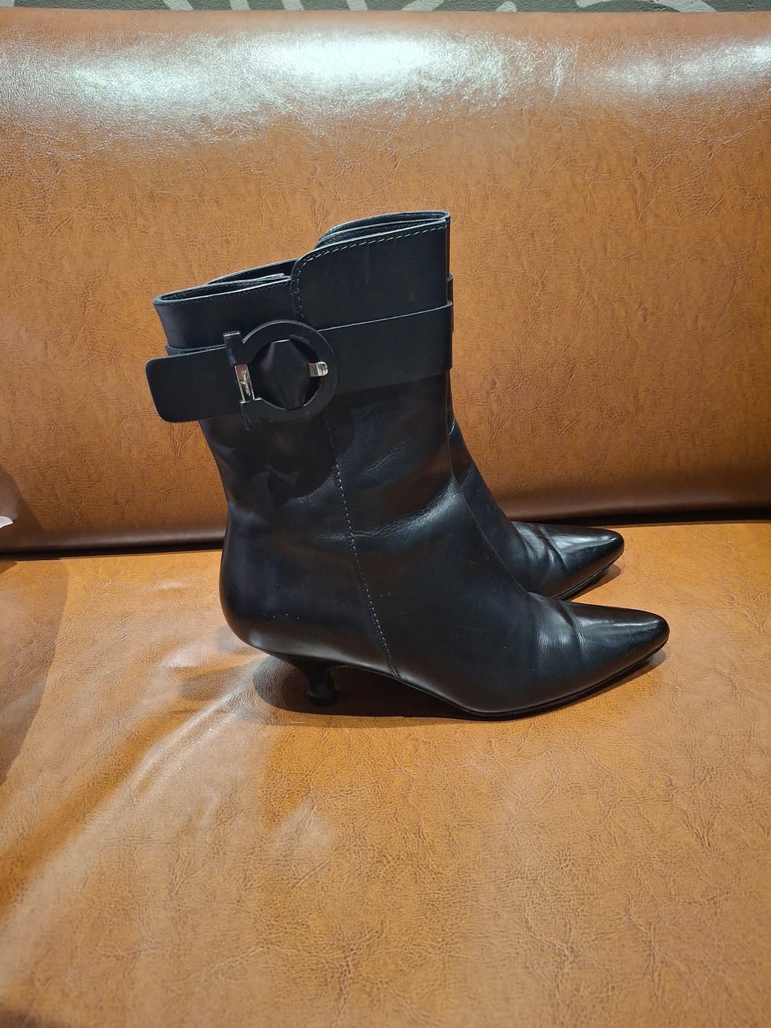 페라가모 블랙앵글부츠(밑창,굽 수선완료) 상품이미지2