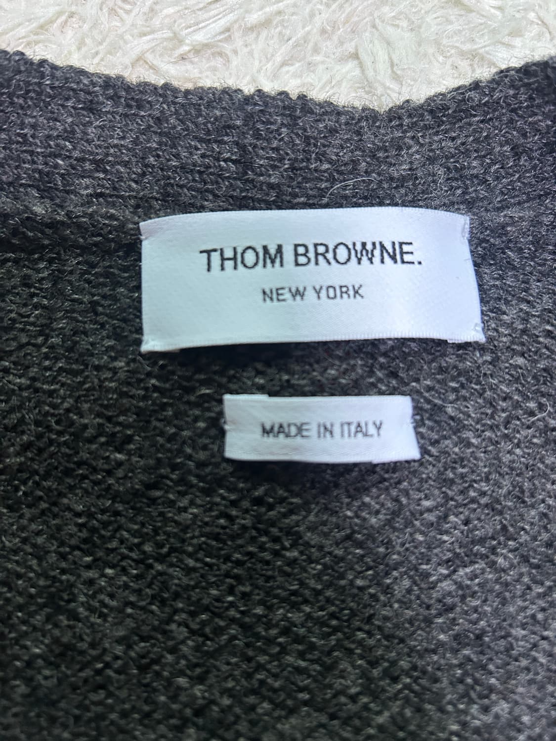 [새상품급, 3] 톰브라운 사선완장 셰틀랜드 가디건 상품이미지2