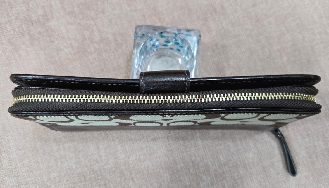 코치 여성용 지갑 브라운 클러치 지퍼와 버튼 상품이미지5