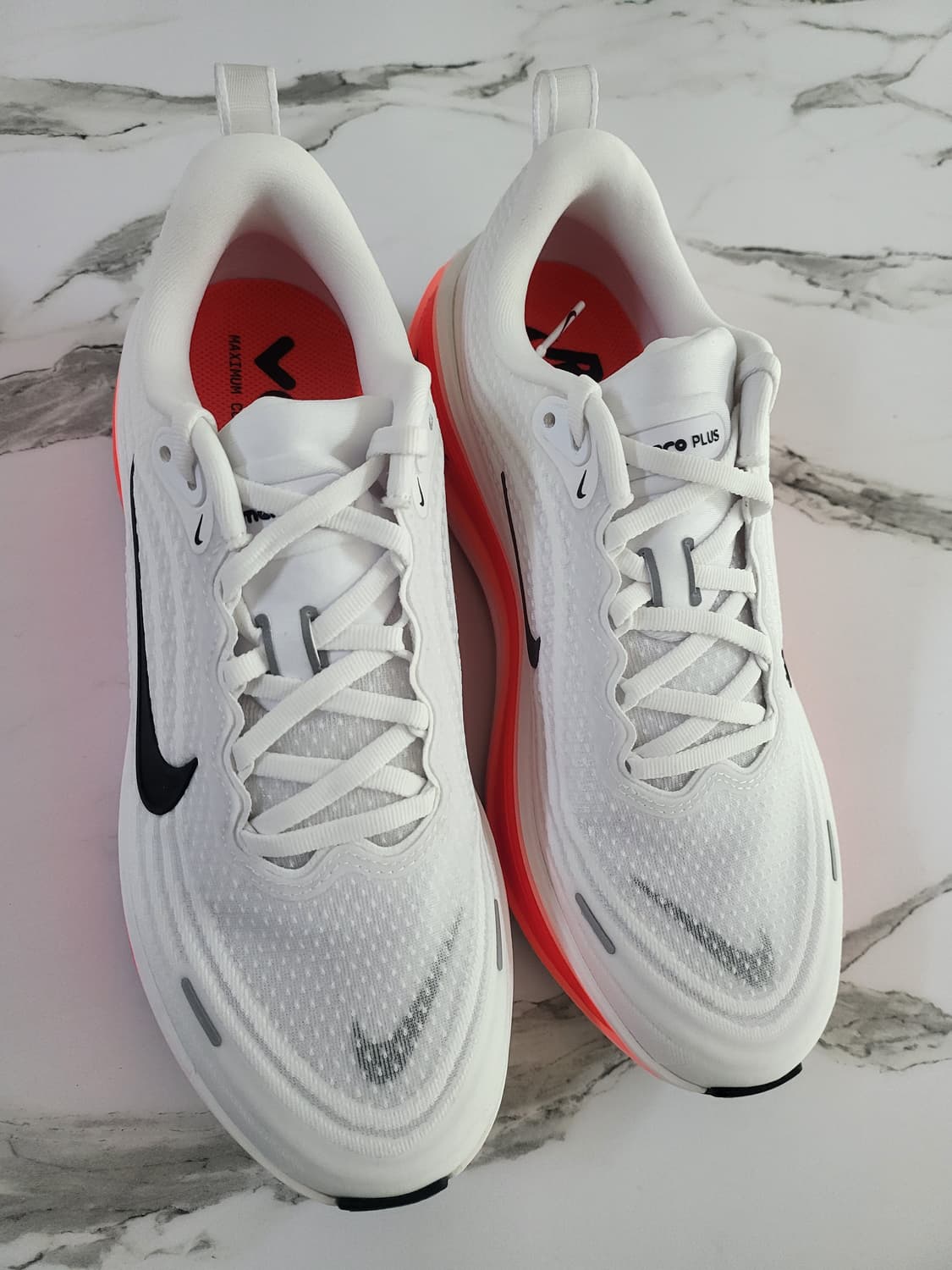 [260] 나이키 줌 보메로 플러스 화이트 브라이트 크림슨 상품이미지2