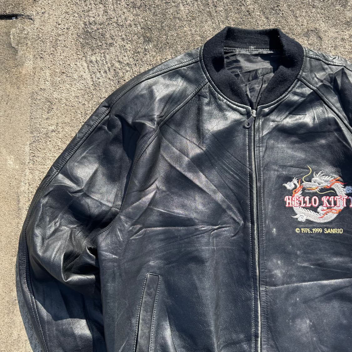 [L] 90s Sanrio 헬로키티 용자수 가죽 레더 자켓 상품이미지4
