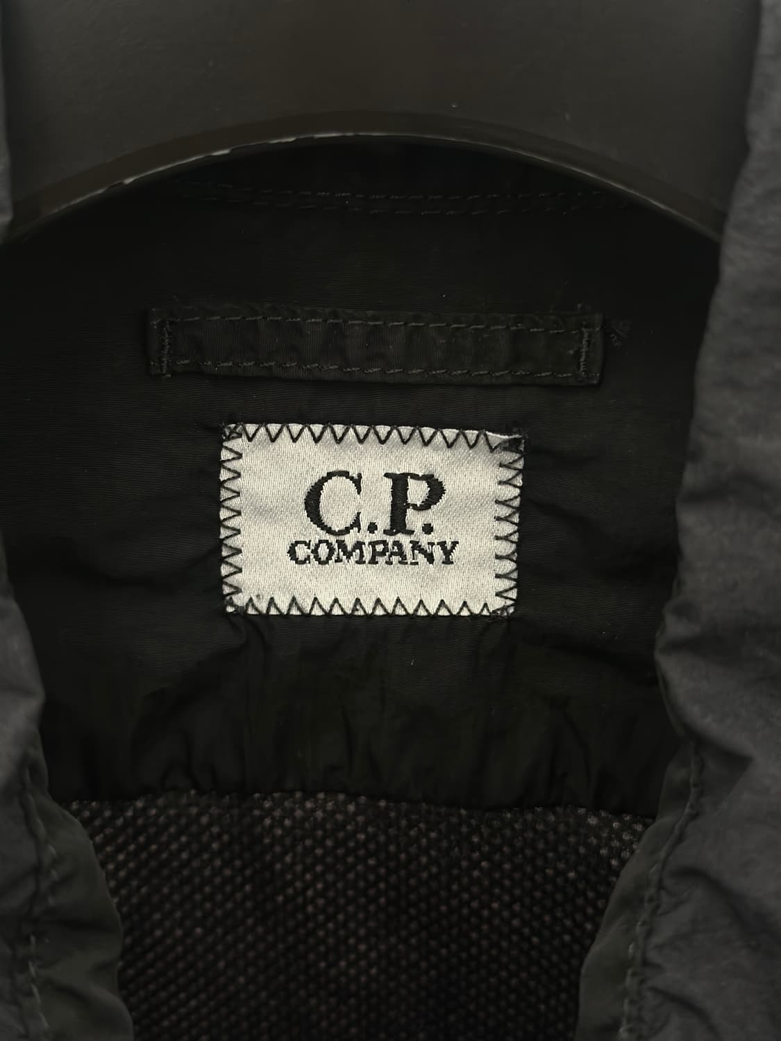 C.P컴퍼니 렌즈와펜 블랙 나일론 오버 셔츠  상품이미지5