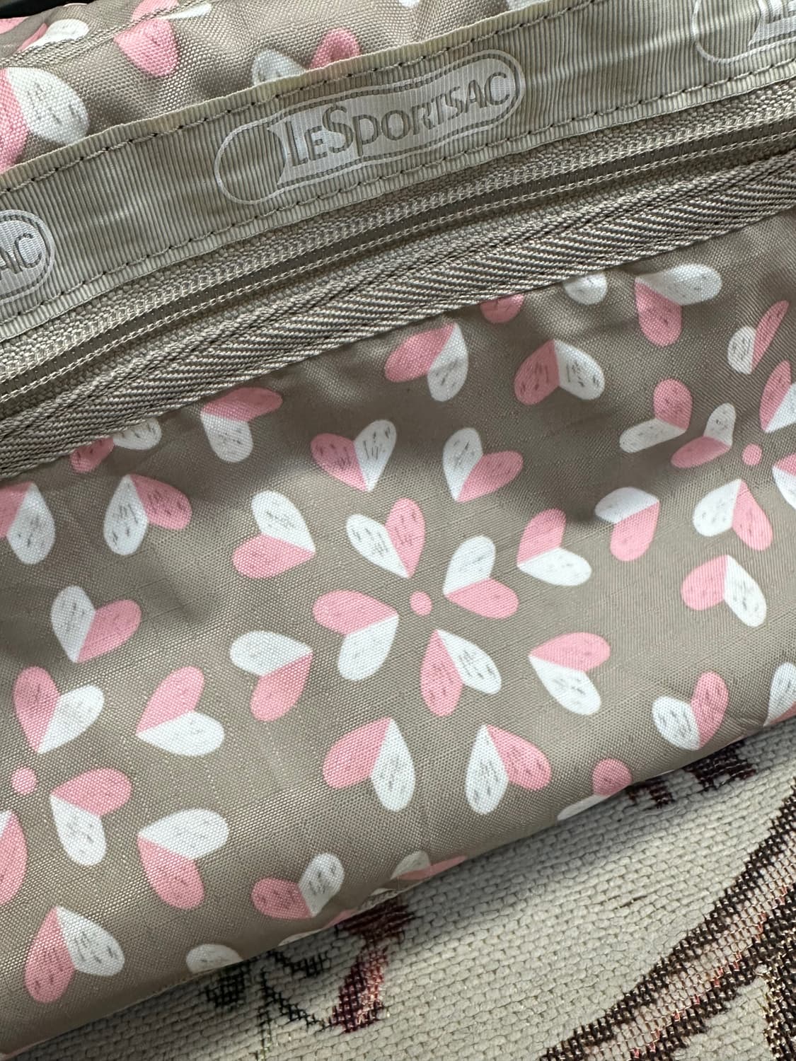 희귀매물 LeSportsac 레스포삭 하트 패턴 크로스 바디백 크로스백 상품이미지3