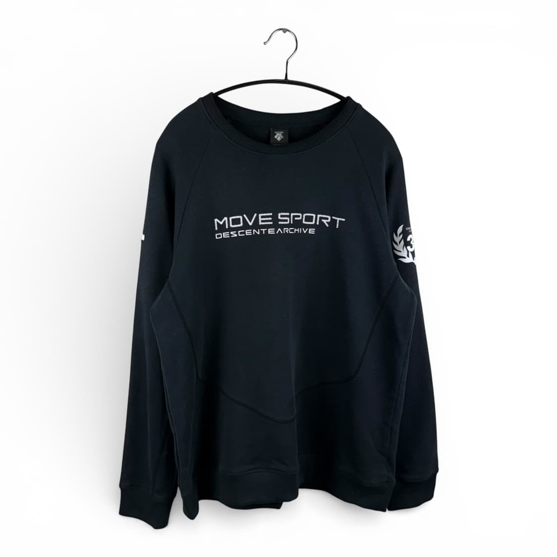 105) 데상트 프린팅 맨투맨 블랙 상품이미지1