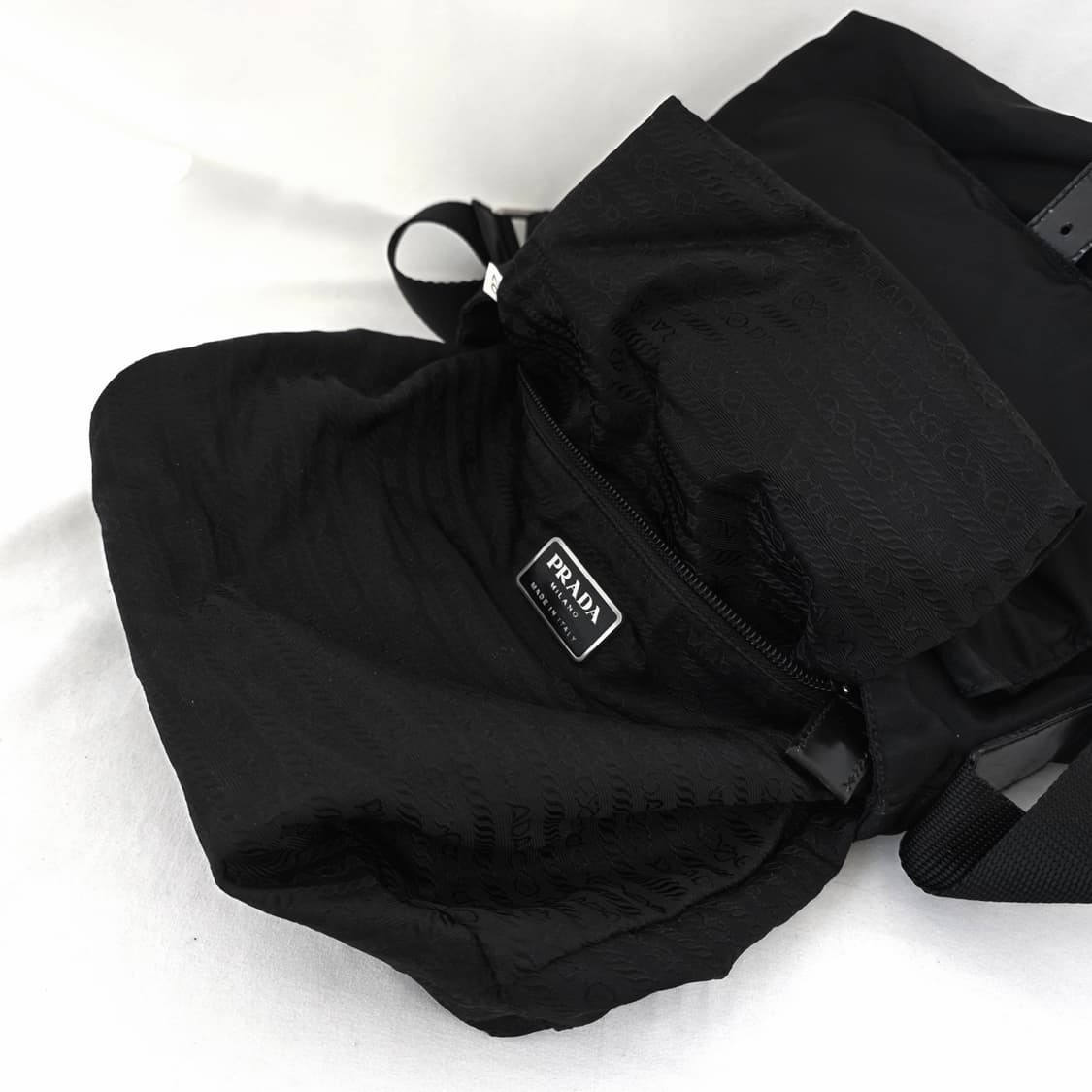 [정품 PRADA] 프라다 포코노 나일론 크로스백 주우재백 남녀공용 상품이미지7
