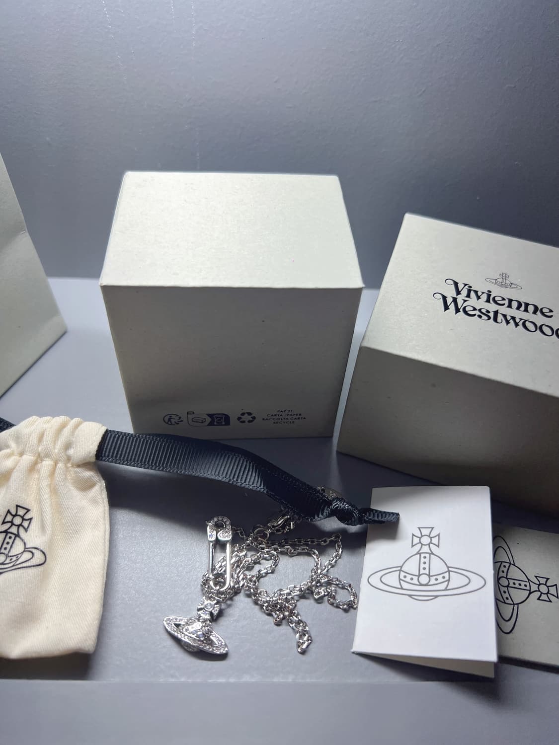 비비안웨스트우드 루크리스 목걸이 상품이미지1