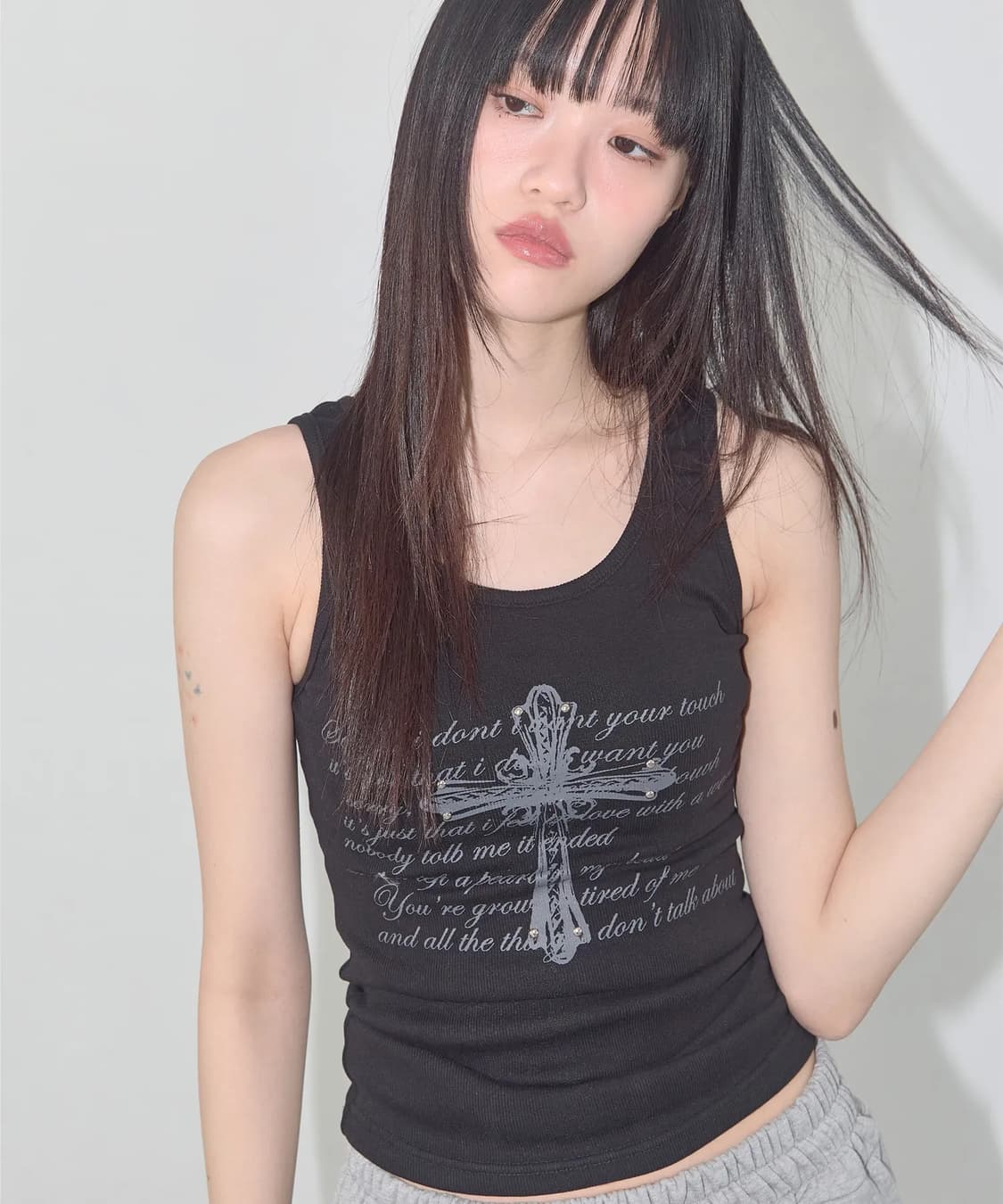 팬시클럽 프론트 크로스 슬리브리스 블랙 상품이미지1