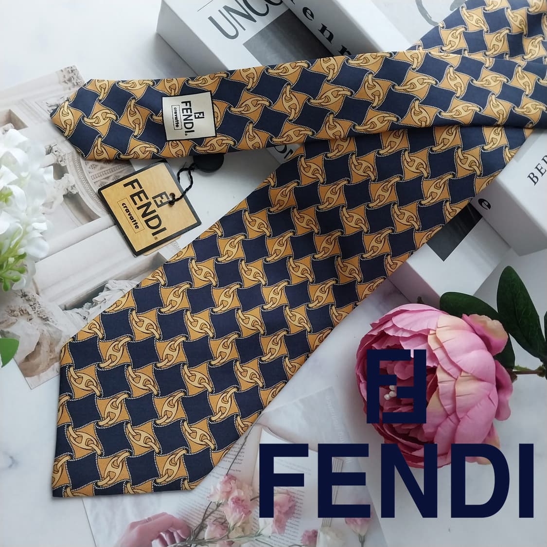 펜디 실크 네이비 체인 패턴 넥타이 9.9cm 새제품 K2511
 상품이미지1