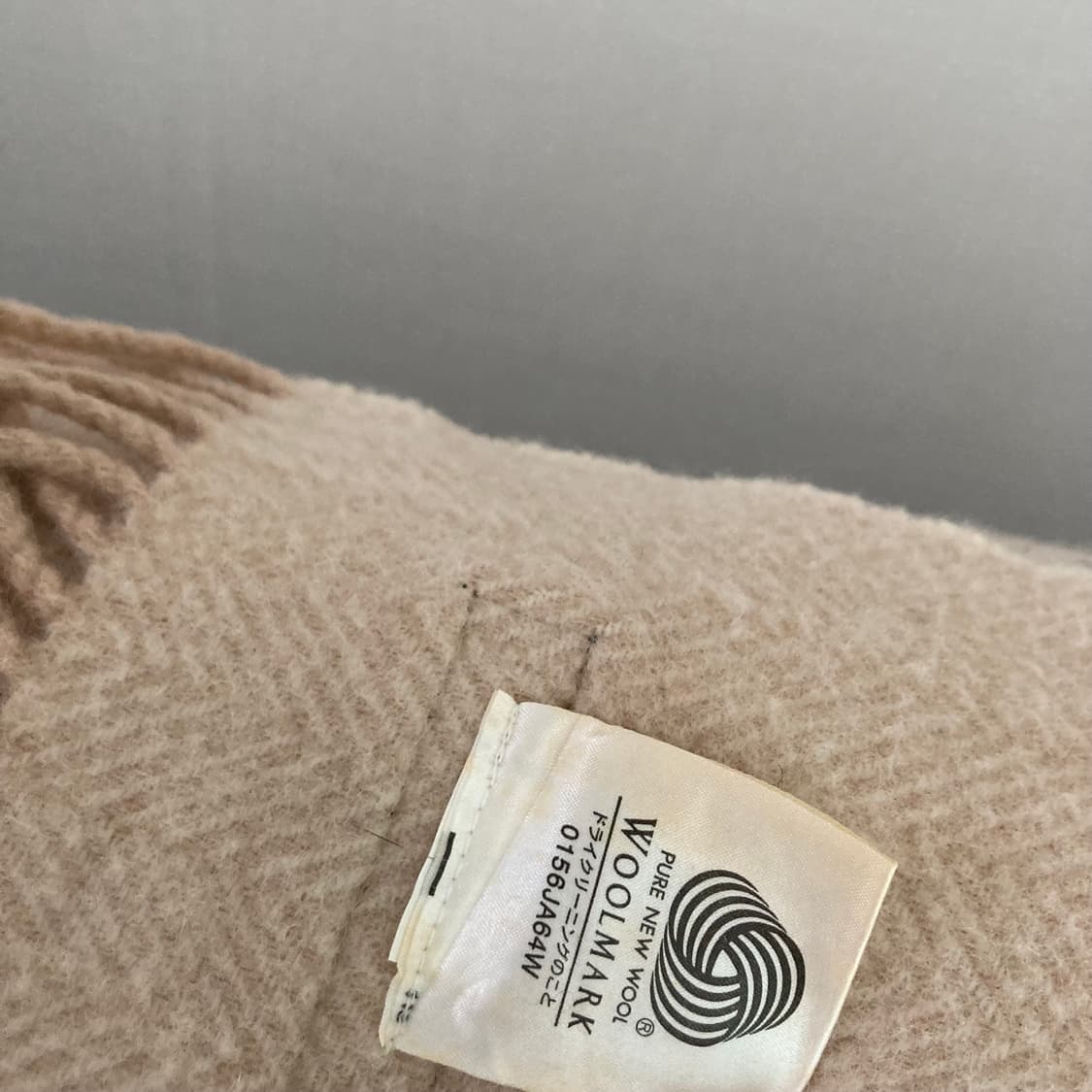 정품) 버버리 울100 숄 겸 무릎담요 베이지 상품이미지5