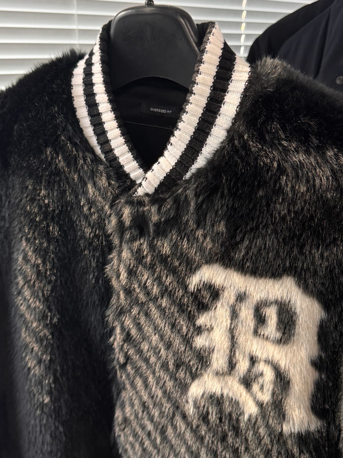 r13 퍼 스타디움 자켓  상품이미지1