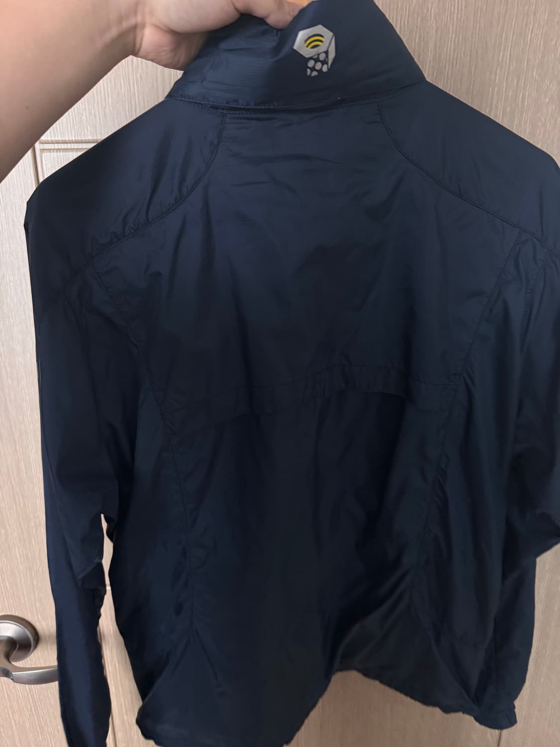 마운틴하드웨어 바람막이  상품이미지2