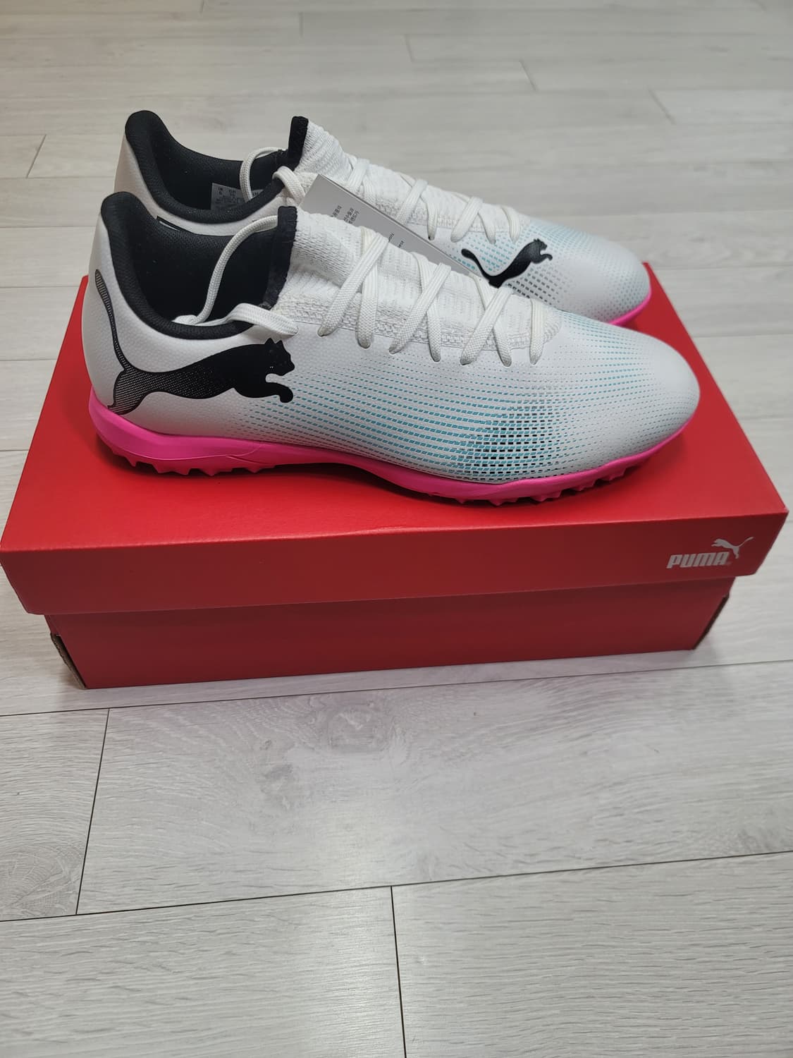 (250)푸마 풋살화 퓨처 7 플레이 TT[대전 직거래도 가능] 상품이미지5