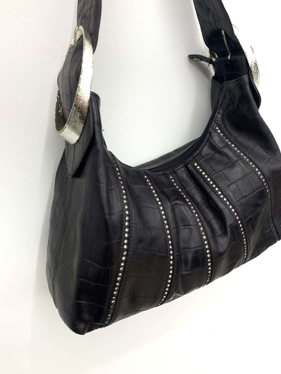 Bangle cubic detail leather shoulder bag 상품이미지4