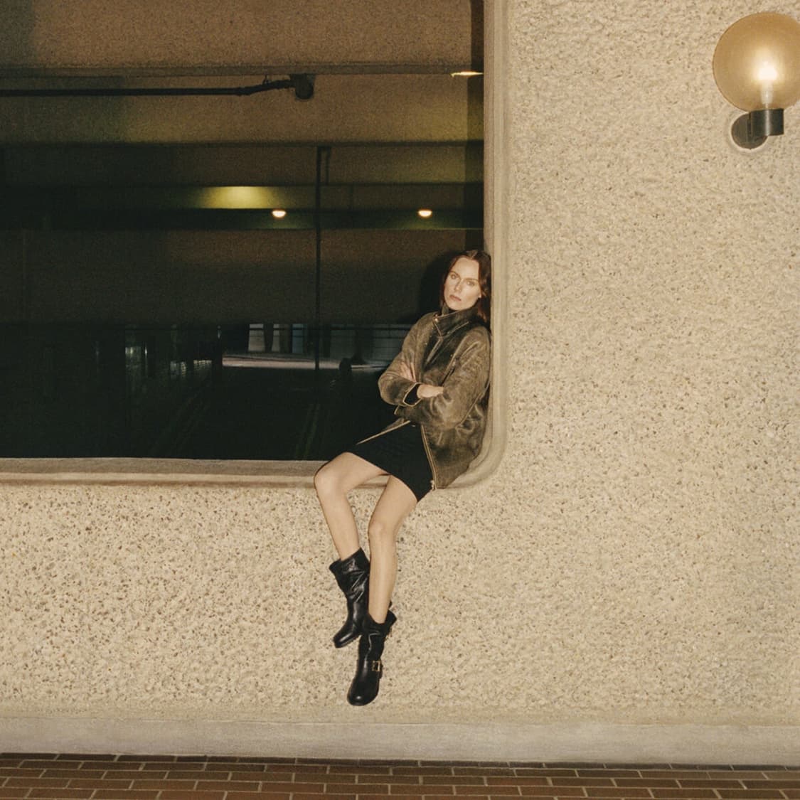 지미추 레더 바이커 앵글 부츠 상품이미지10