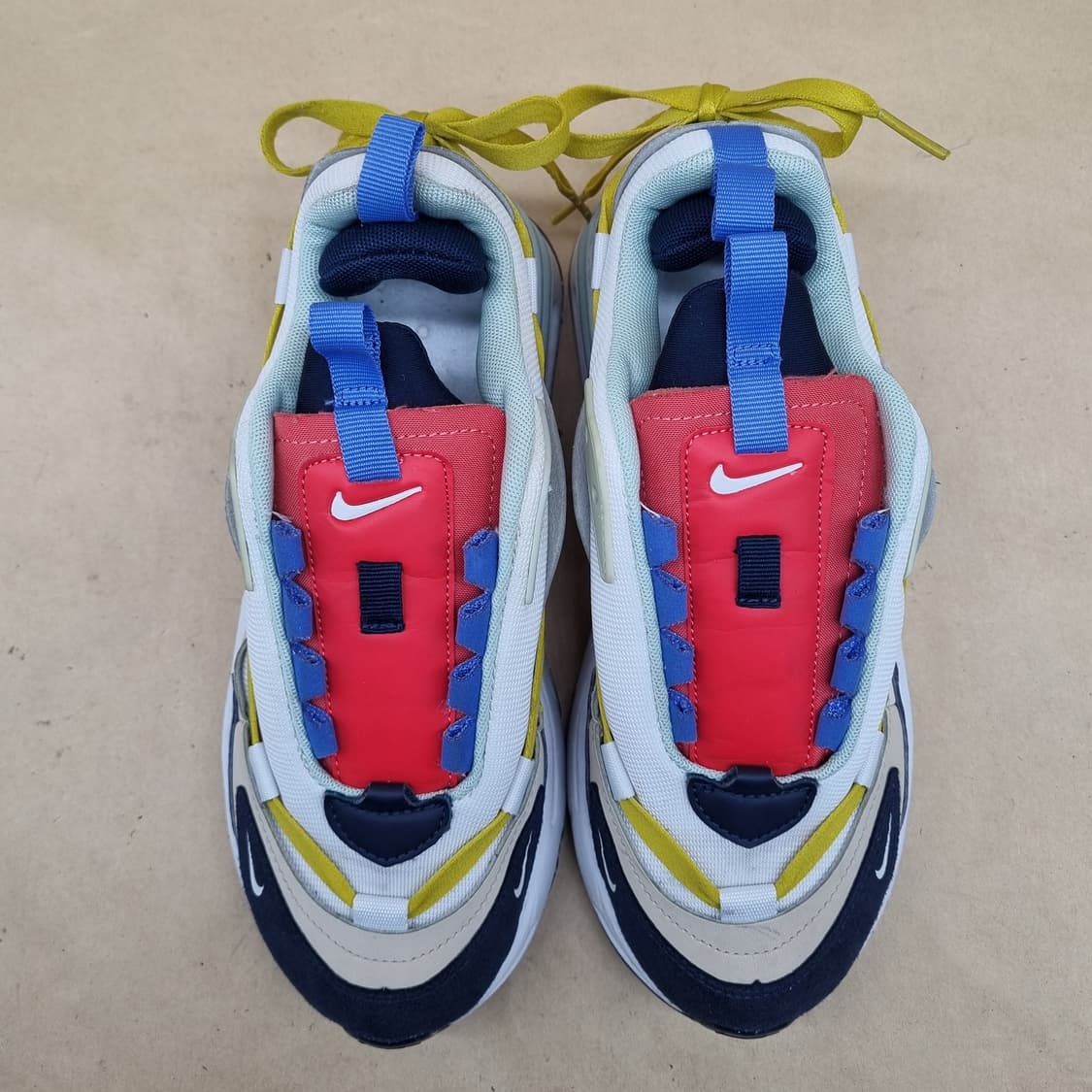 나이키 에어맥스 퓨리오사 라탄 여성운동화235  상품이미지2