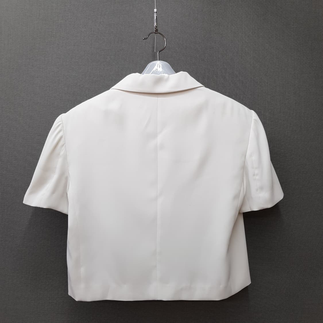 오르 2024 골드 버튼 크롭 반팔 자켓 블라우스 M사이즈 상품이미지5