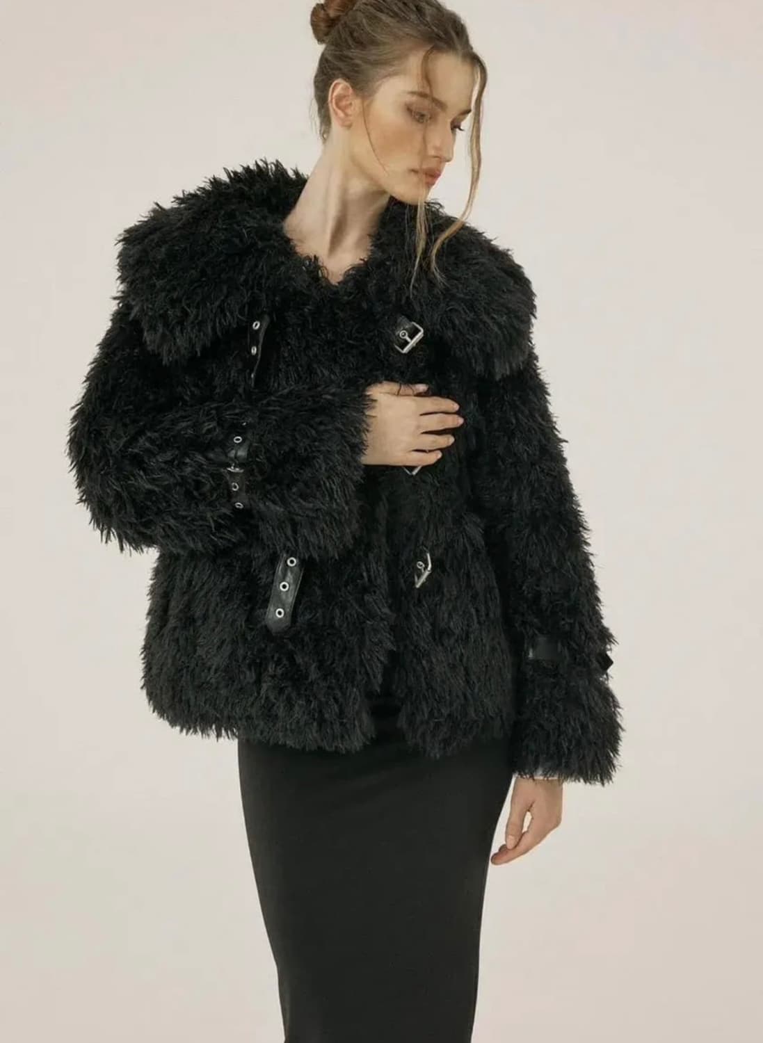 쓰리타임즈 티아나 퍼 자켓 블랙 상품이미지1