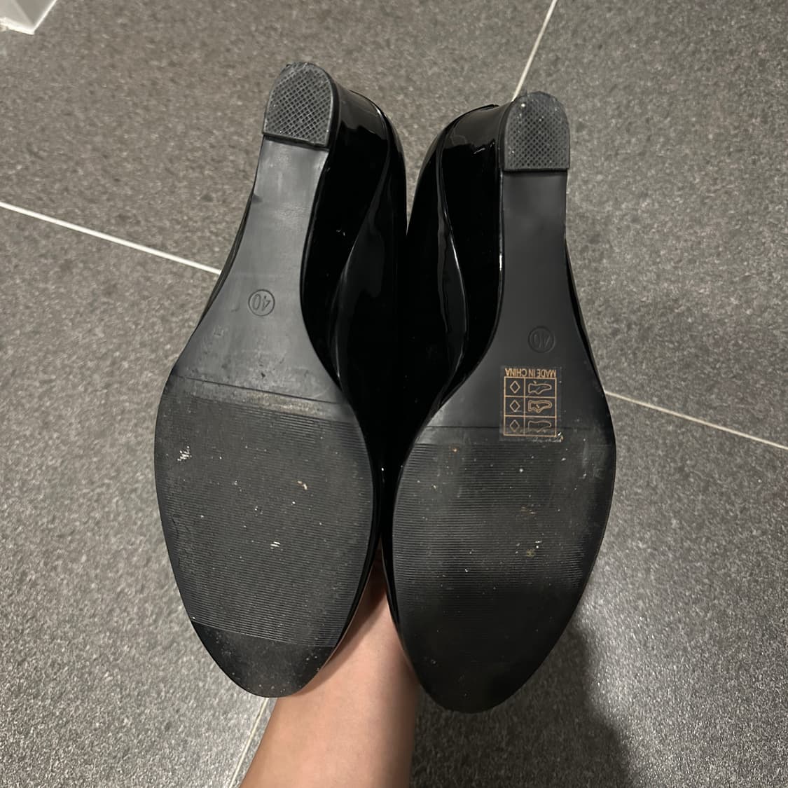 블랙 에나멜 웨지힐 상품이미지3