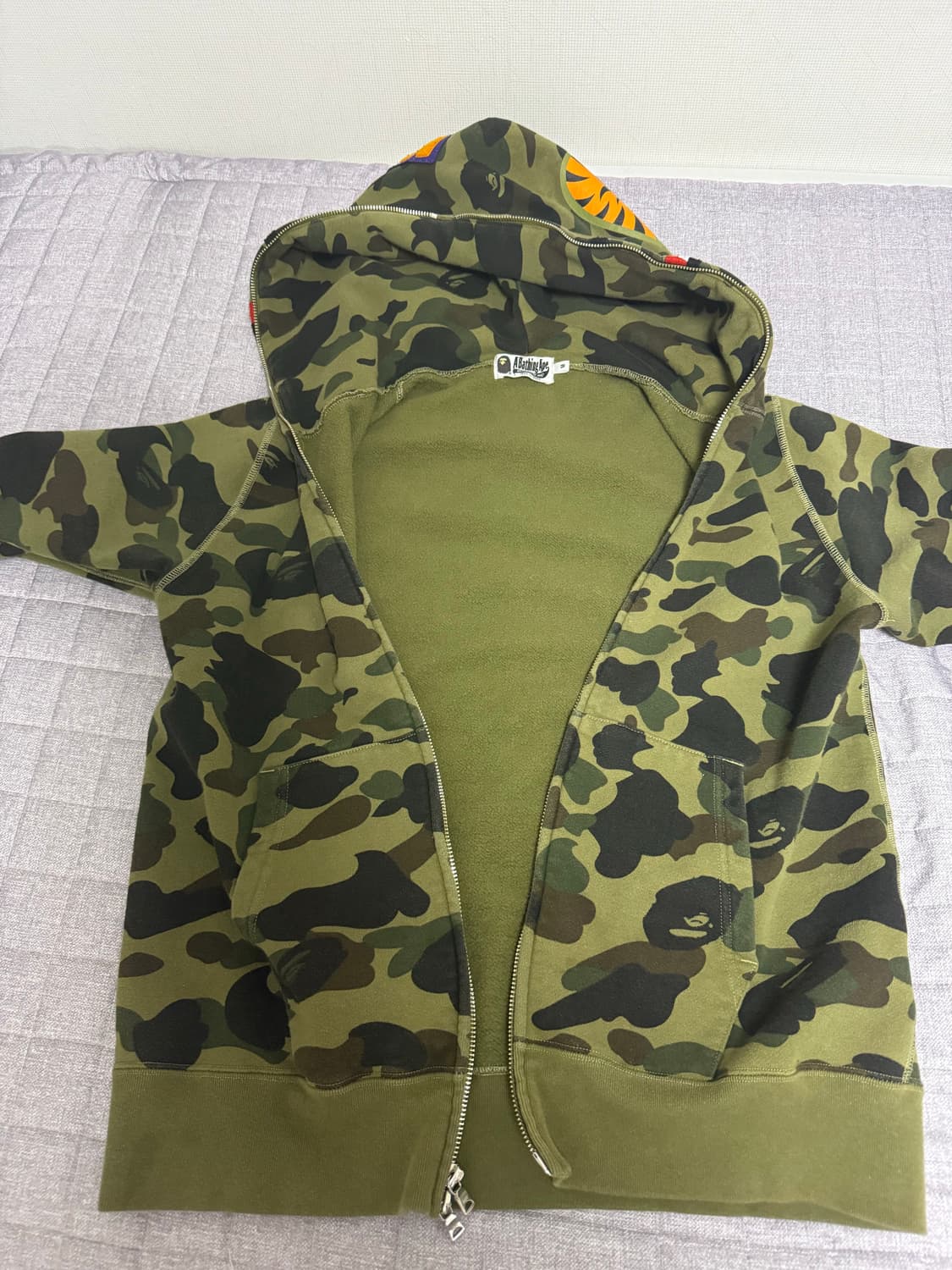 베이프 샤크후드 카모 판매합니다 상품이미지2