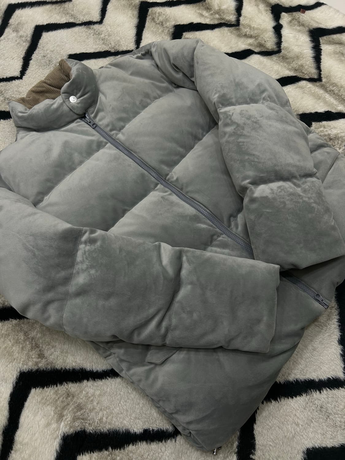 [M]프리즘웍스 벨벳 구스 다운패딩/라이트그레이 상품이미지1