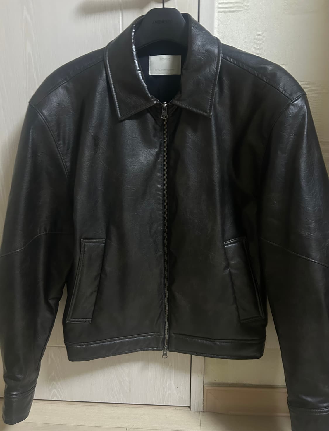 아모멘토 24fw 가죽 상품이미지3