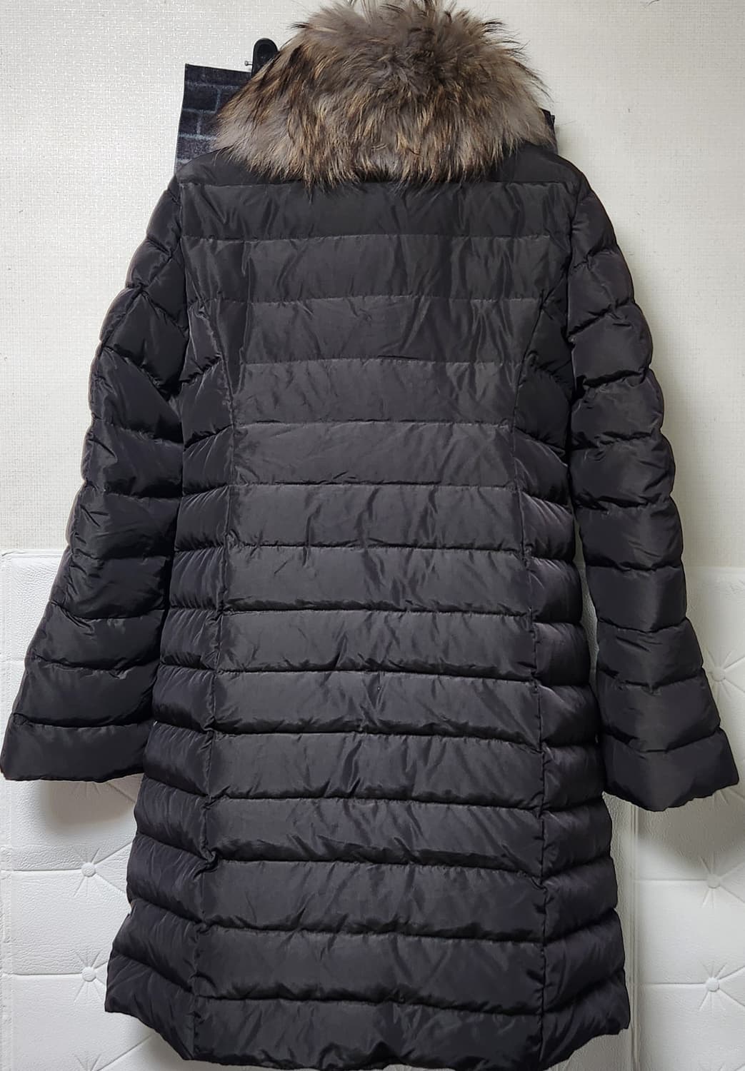 [정품 ] 몽클레어 패딩 다크브라운 사이즈 1 (여성용) 새상품급 한정판 상품이미지2