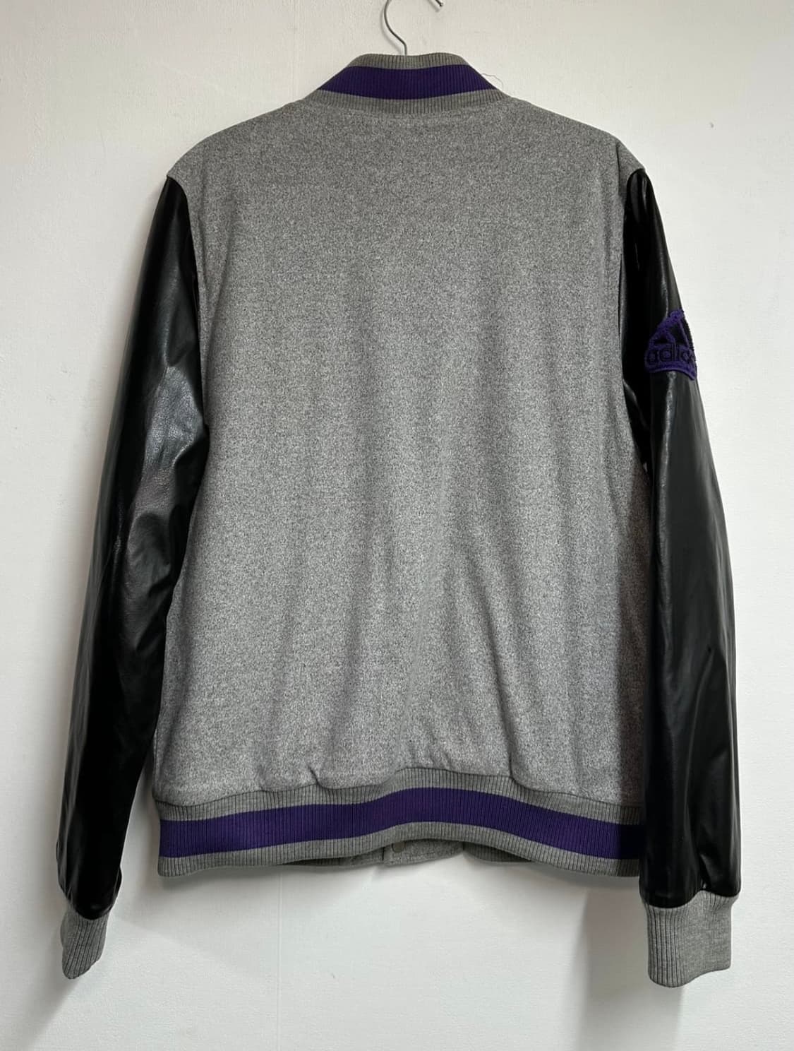 아디다스 가죽 배색 누빔 바시티 자켓 상품이미지2