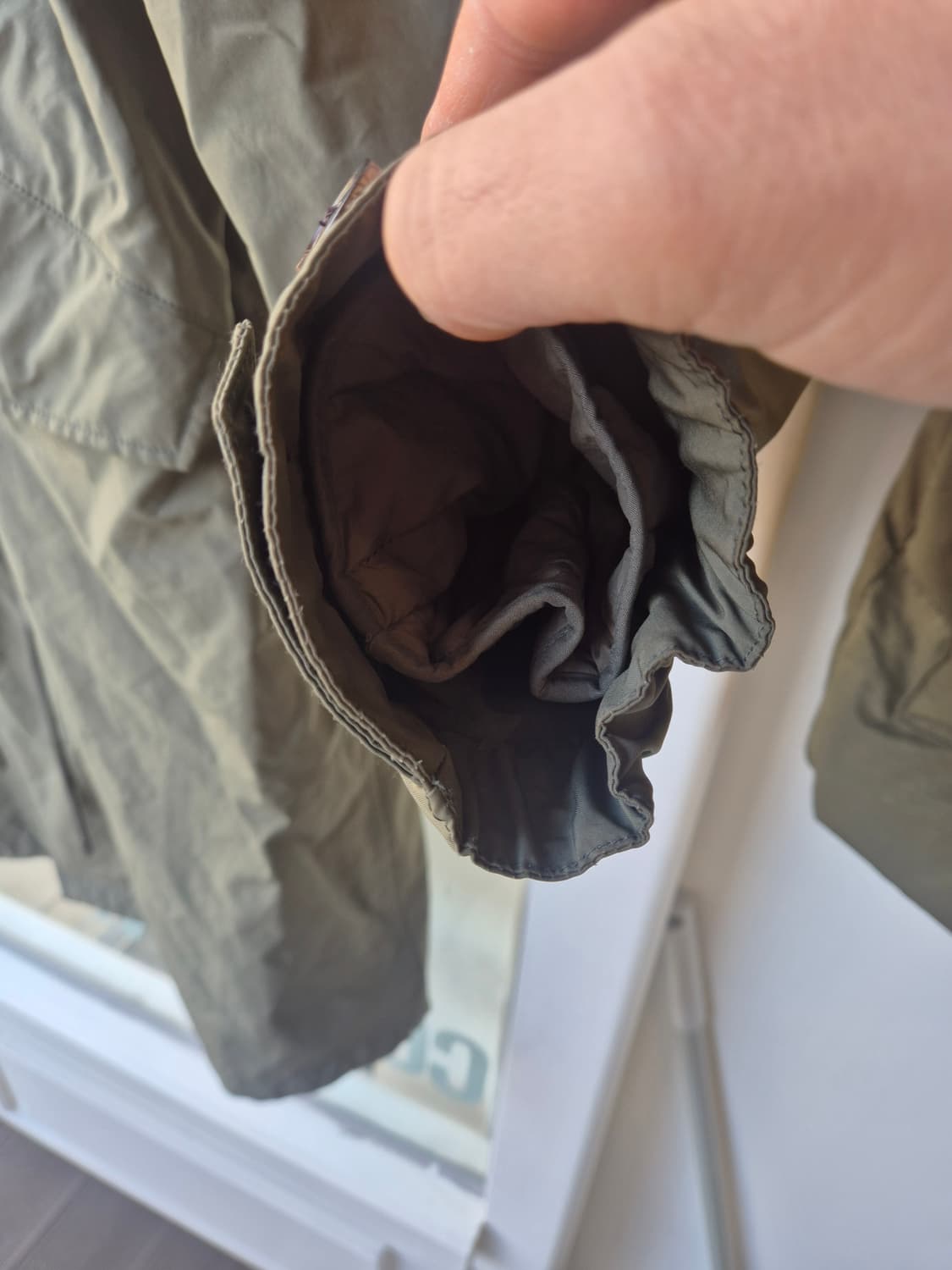 SHIFTG 브랜드의 카키색 야상 코트입니다-100사이즈 상품이미지10