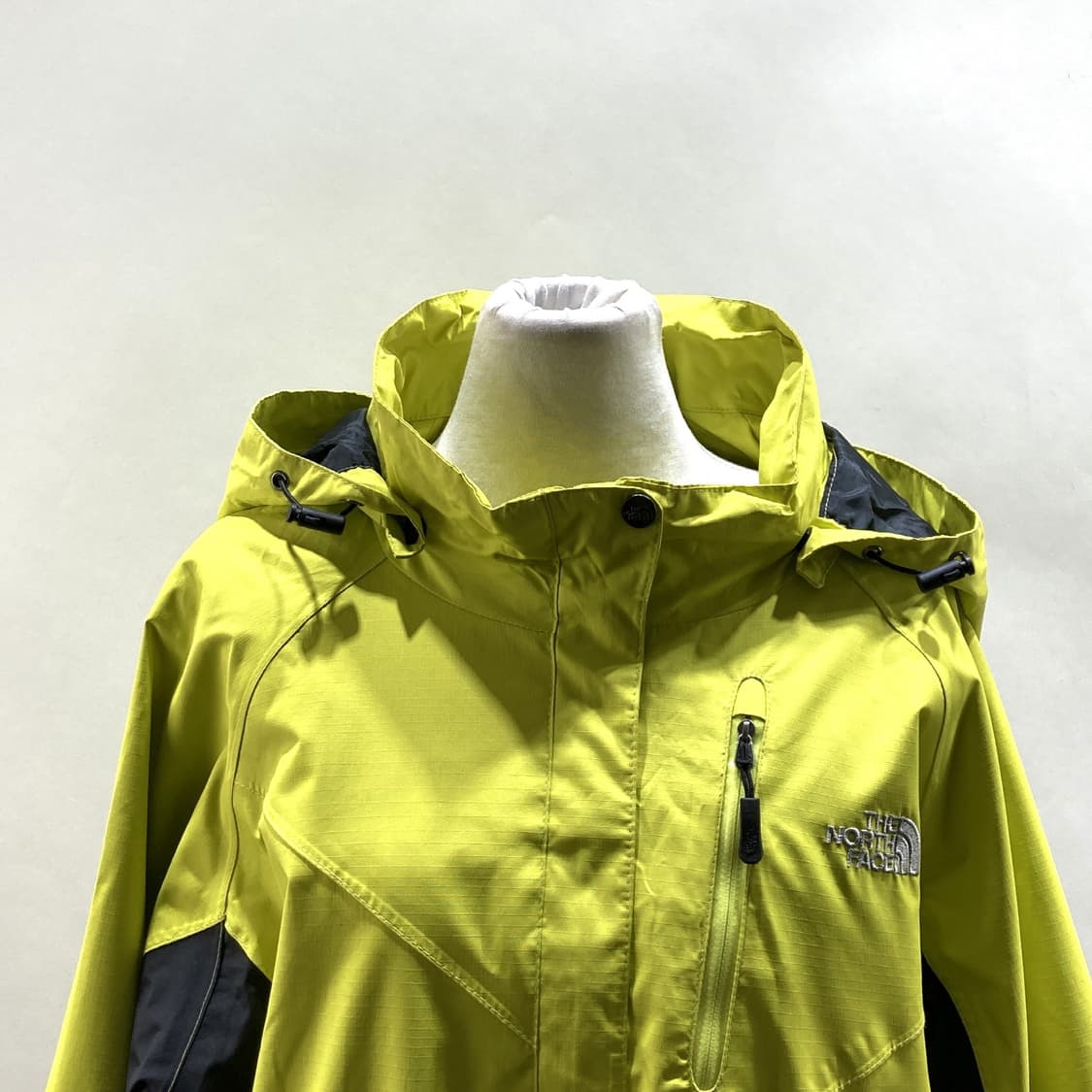 노스페이스 여성고어텍스바람막이 110 상품이미지2