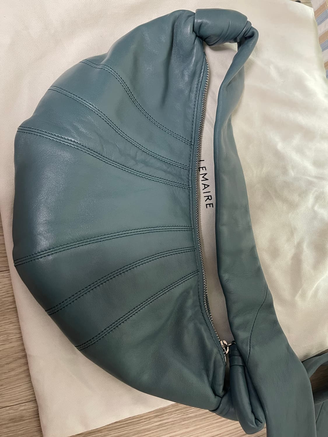 르메르 크루아상백 스몰 틸그린 상품이미지3