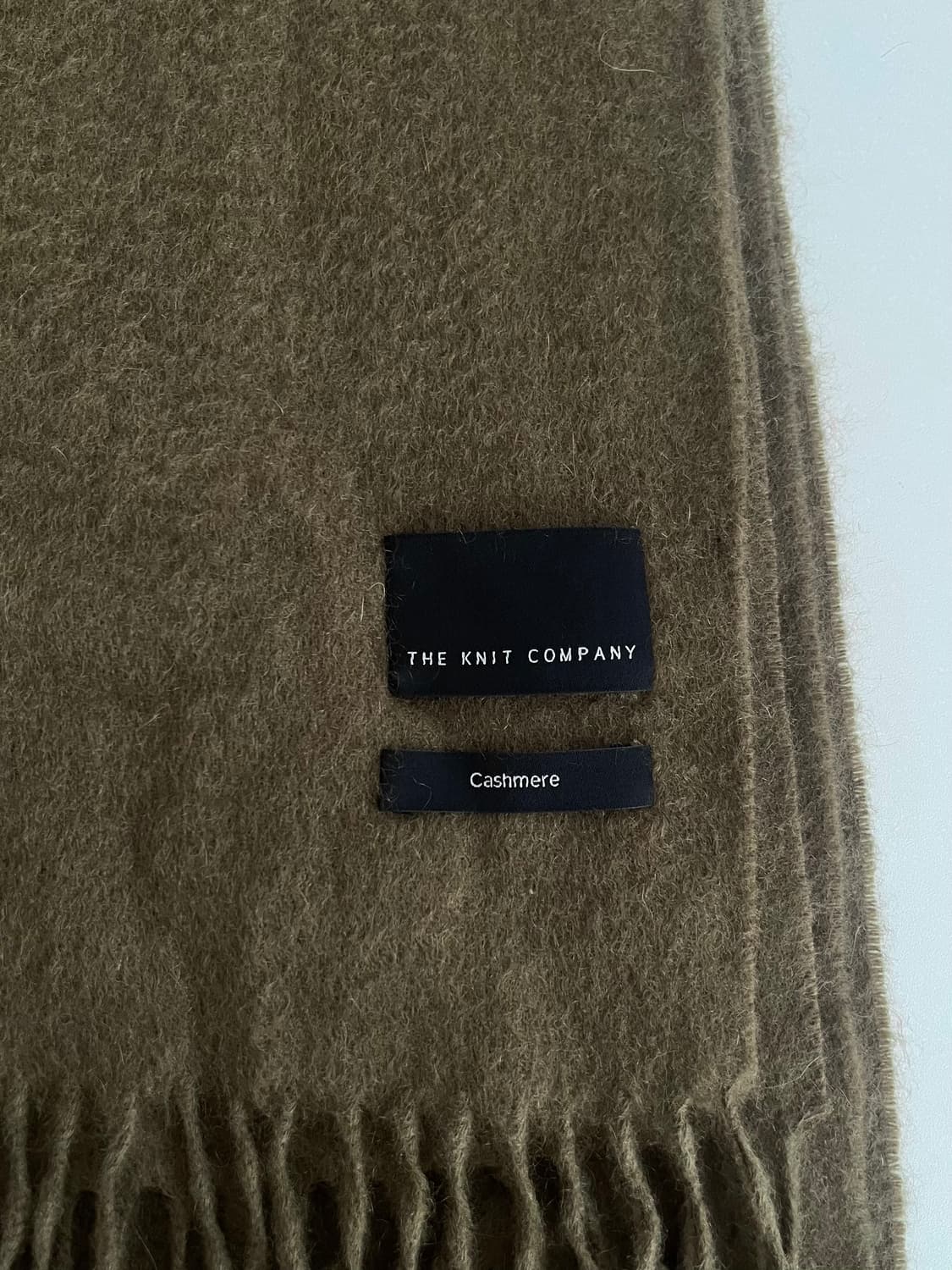 더 니트 컴퍼니 캐시미어 머플러 카키 상품이미지3