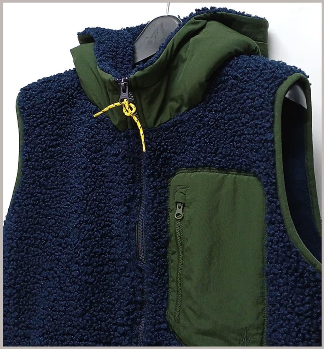 유니클로 JW앤더슨 후드 플리스 조끼 90 J-992 상품이미지2
