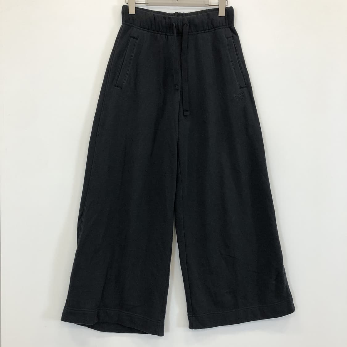 아디다스 ESS 에센셜 와이드 스웻팬츠 27-28  상품이미지1