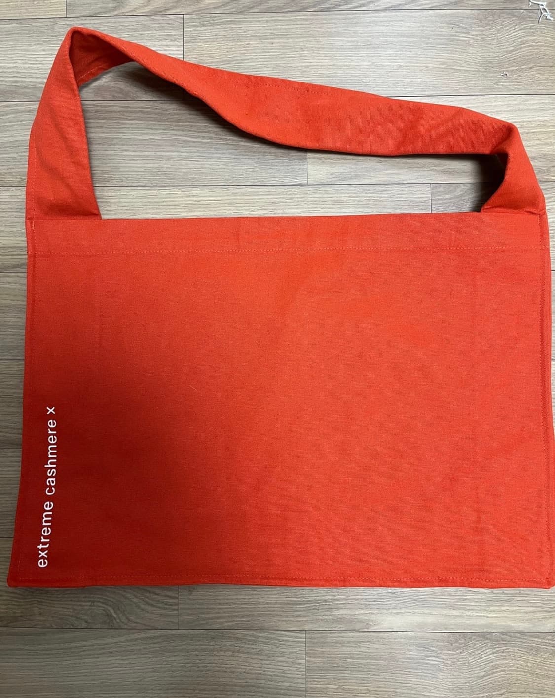 Extreme cashmere 오렌지 숄더백  상품이미지1
