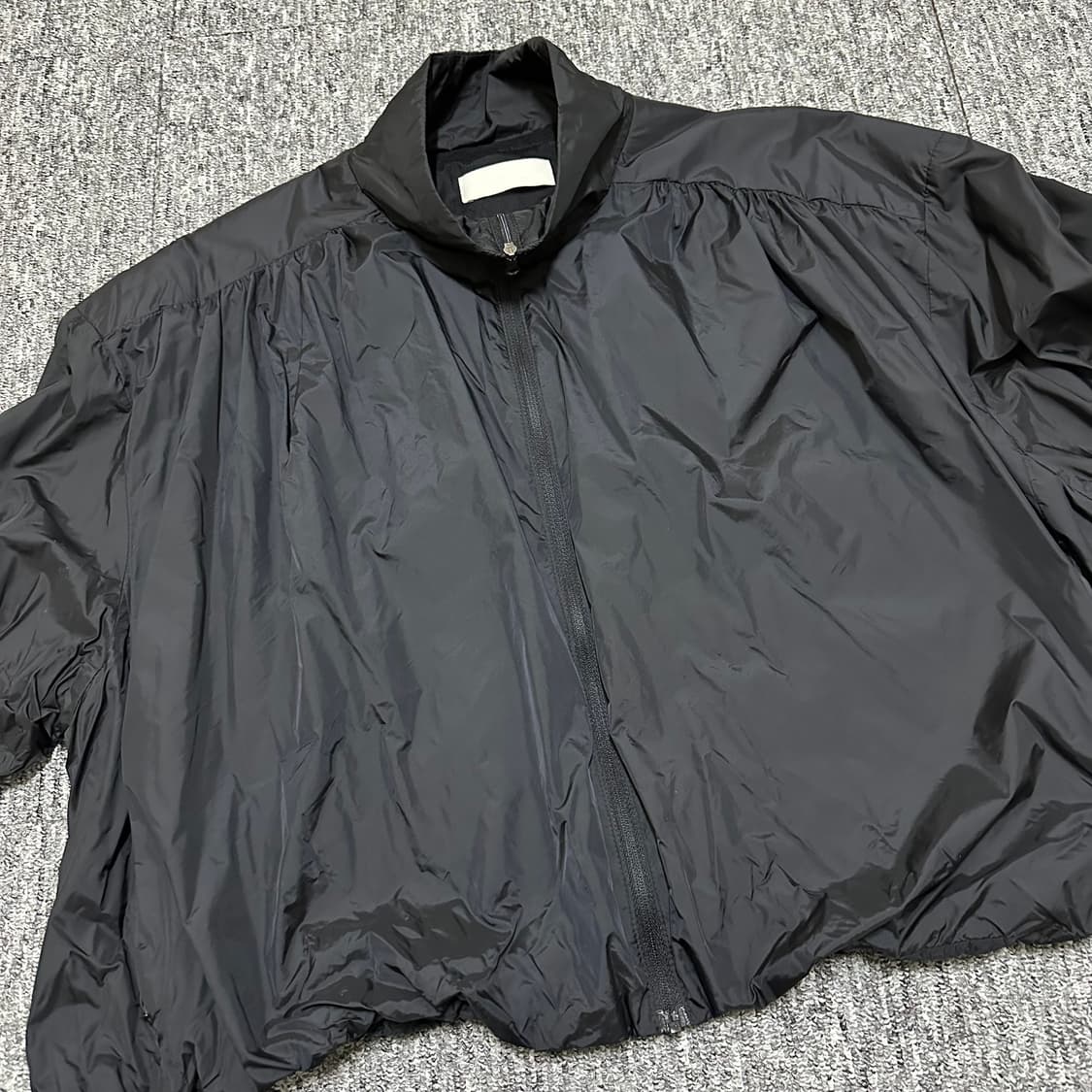 아모멘토 바람막이 상품이미지4