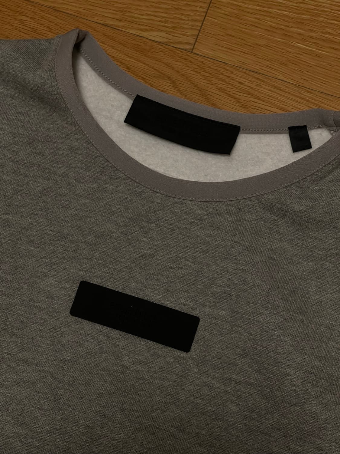 피어오브갓 에센셜 다크 헤더 오트밀 맨투맨 상품이미지4