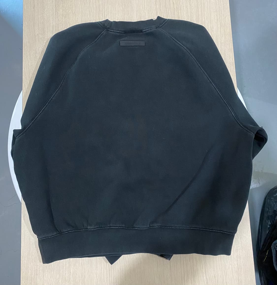 에센셜 Fear of God 블랙 맨투맨 티셔츠 (M) 상품이미지6