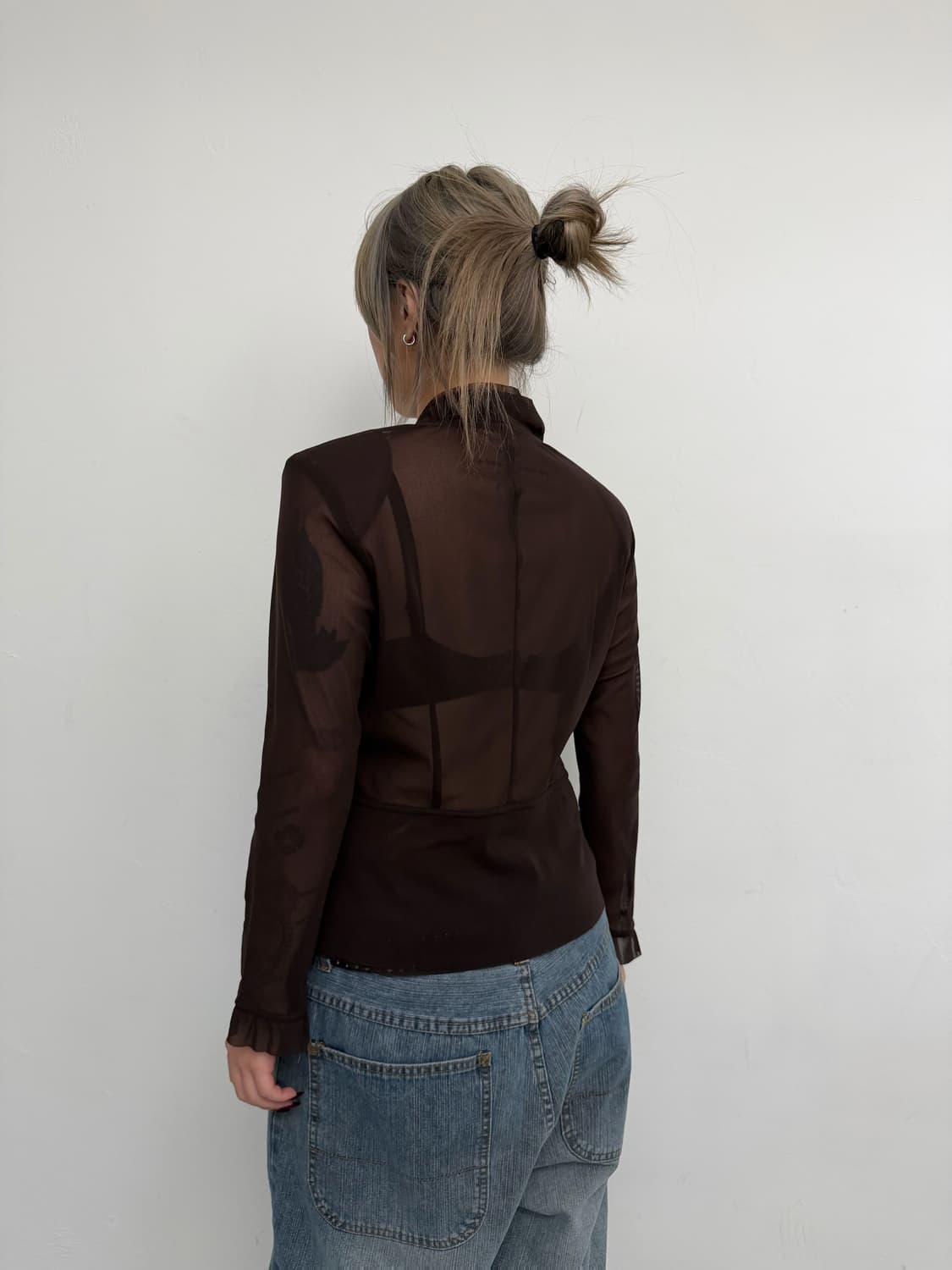 딥 브라운 시스루 후크 블라우스 상품이미지3